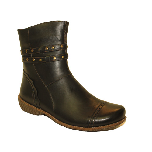 Nixon - Kubo - Kubo Sale Shoe : Womens Footwear-Ankle Boots : Mariposa ...